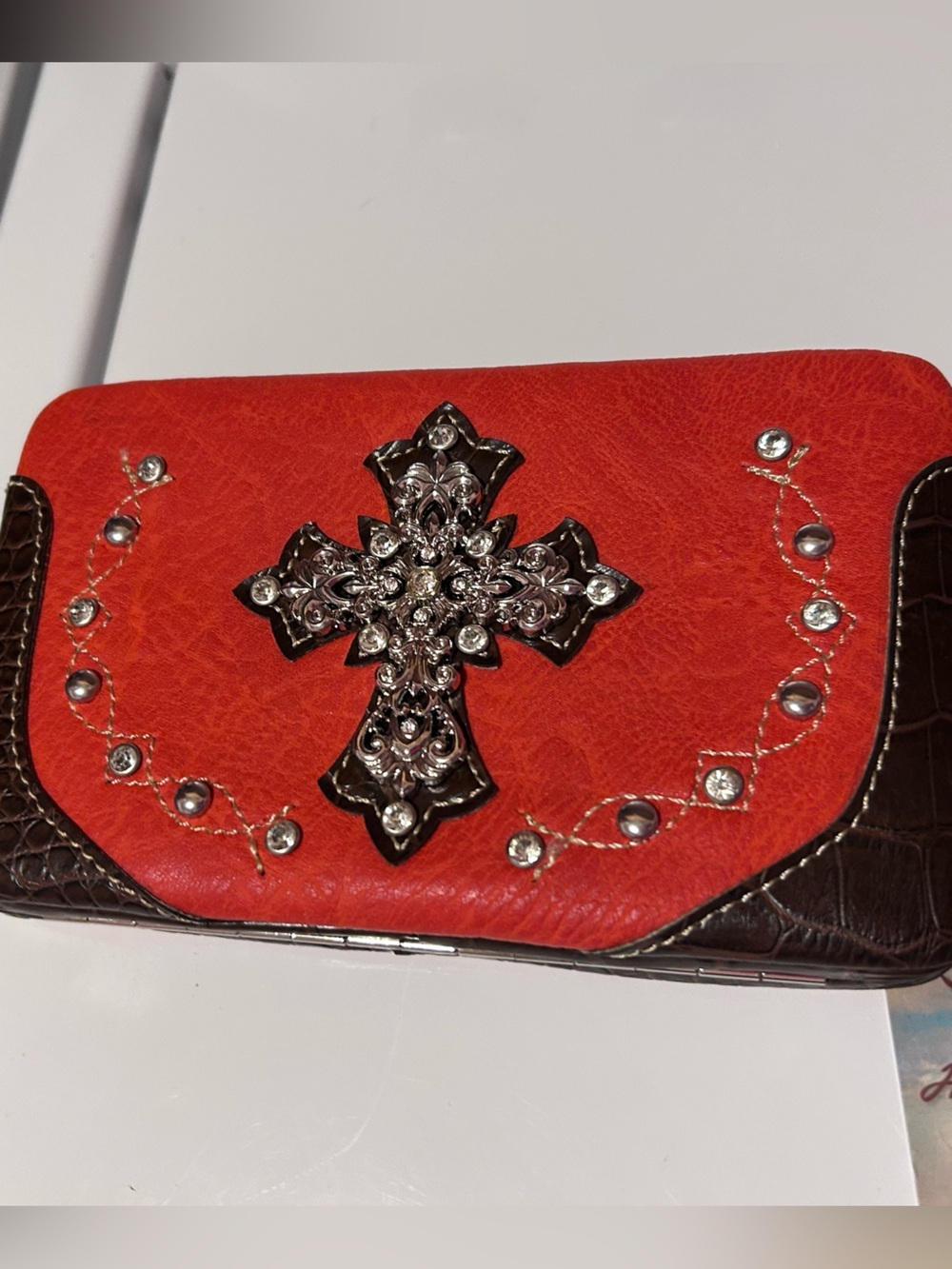 NWT Heritage West Western Rhinestone Cross Wallet Red BrownCroc Embossed Bling - Picture 4 of 15